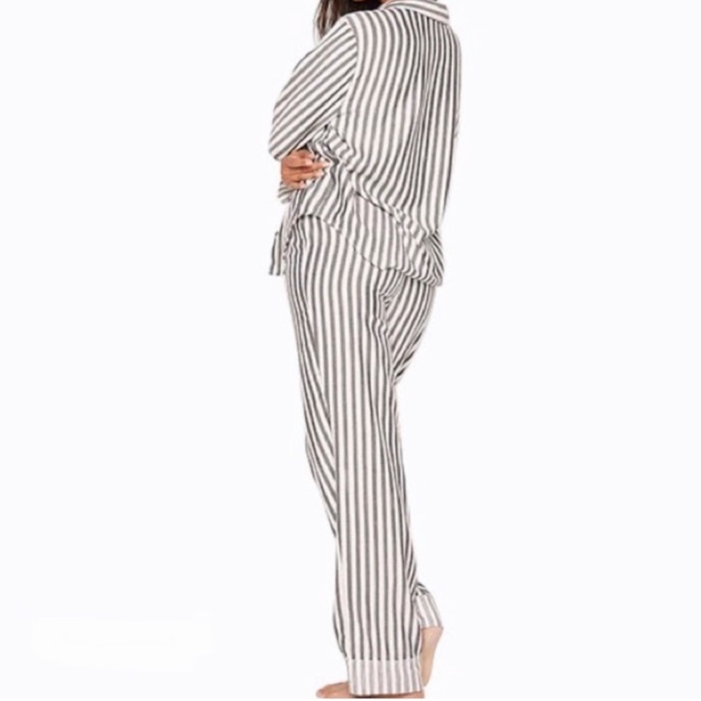 Victoria's Secret XL Gray + White Striped Metallic Flannel Pajamas 2-Piece Set - Picture 2 of 16